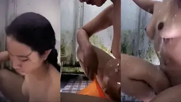 Intip Gadis Toge Mandi Mulus Di Kamar Mandi poster